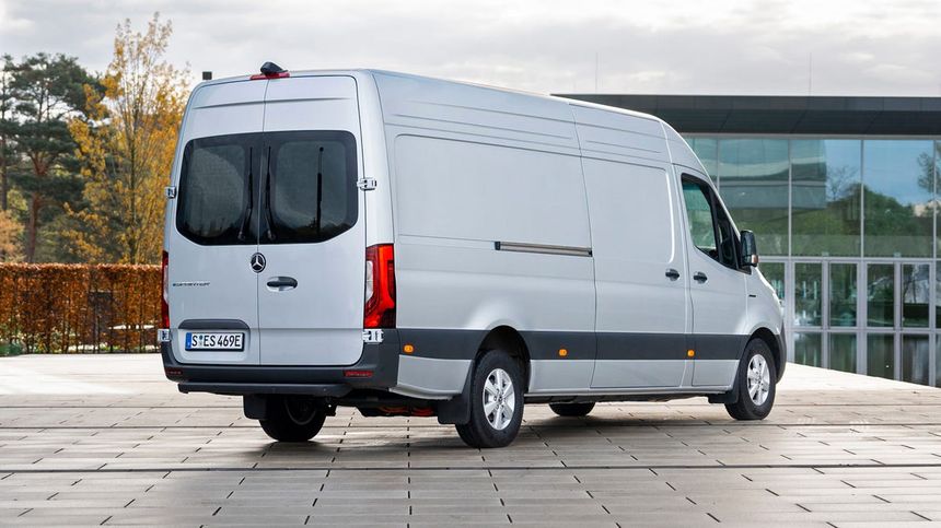 Mercedes Sprinter front view