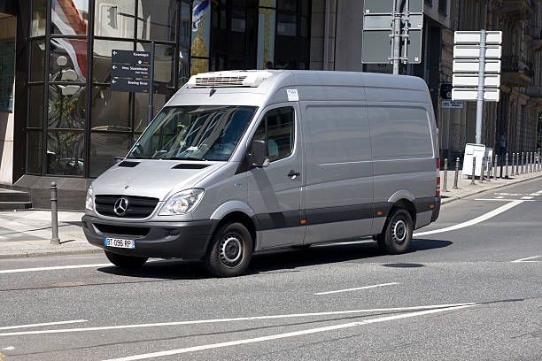 Mercedes Sprinter side profile